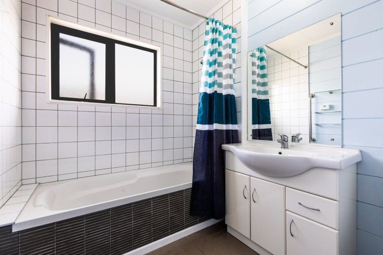 Photo of property in 4/2 Lee Road, Taradale, Napier, 4112