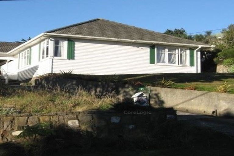 Photo of property in 21 Lyndfield Lane, Newlands, Wellington, 6037