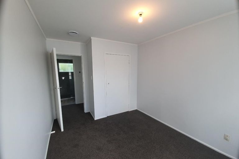 Photo of property in 2/10 Gloaming Place, Conifer Grove, Takanini, 2112