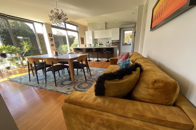 Photo of property in 276 Lake Road, Hauraki, Auckland, 0622