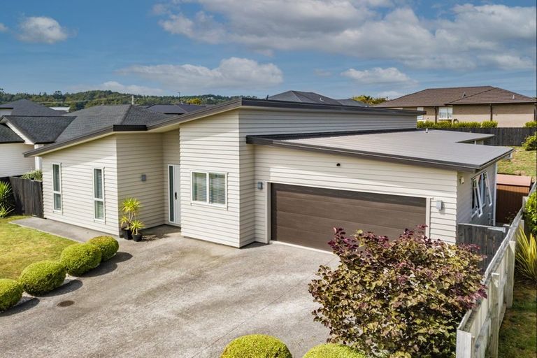 Photo of property in 15 Remana Crescent, Huapai, Kumeu, 0810