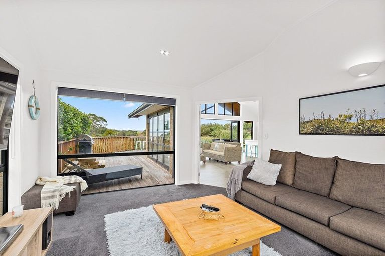 Photo of property in 68 Omana Avenue, Shelly Beach, Helensville, 0874