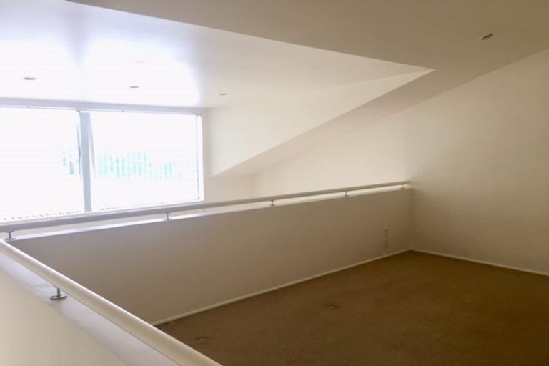 Photo of property in 11f/30 Westward Ho, Glen Eden, Auckland, 0602