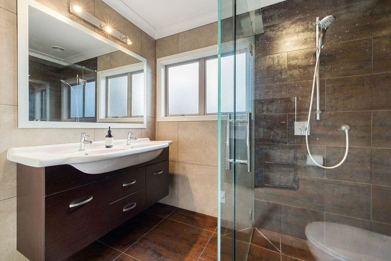 Photo of property in 5 Cooper Crescent, Cambridge, 3434