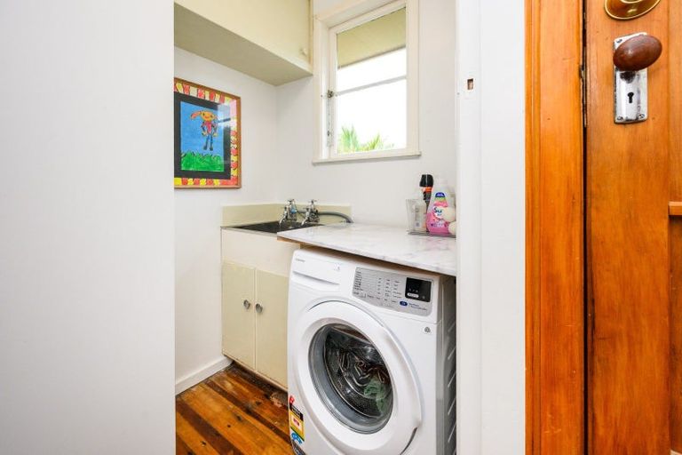 Photo of property in 55 Parkland Crescent, Terrace End, Palmerston North, 4410