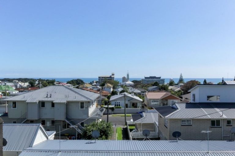 Photo of property in 22 Downe Street, New Plymouth, 4310