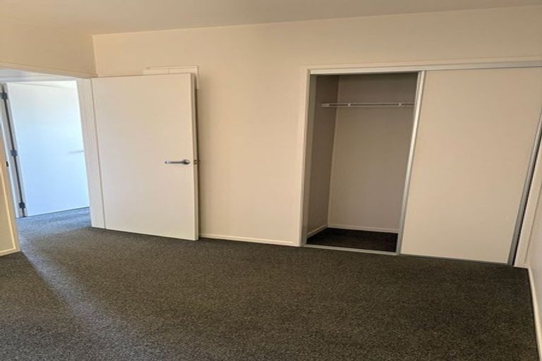 Photo of property in 50 Queens Road, Glen Avon, New Plymouth, 4312