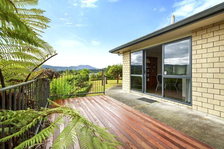 Photo of property in 32 Mount Marua Drive, Timberlea, Upper Hutt, 5018