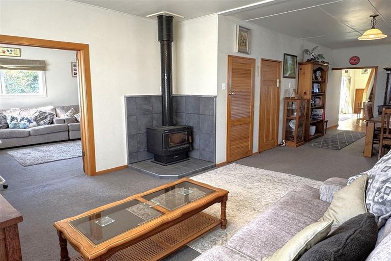 Photo of property in 53 Main South Road, Karoro, Greymouth, 7805