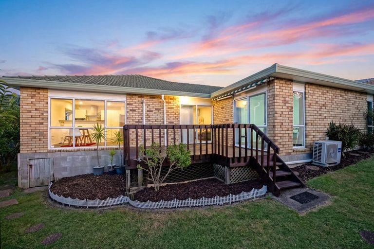 Photo of property in 9 Wattle Road, Sunnyvale, Auckland, 0612
