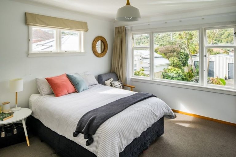 Photo of property in 26 Tuatoru Street, Eastbourne, Lower Hutt, 5013