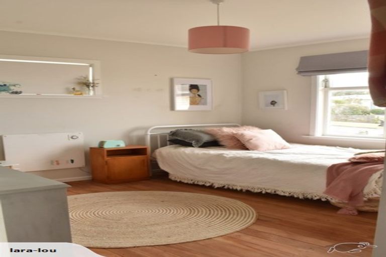 Photo of property in 84 Bell Street, Tawa, Wellington, 5028