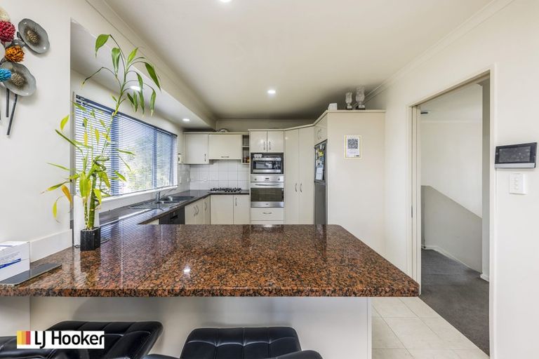 Photo of property in 200 Hill Road, The Gardens, Auckland, 2105