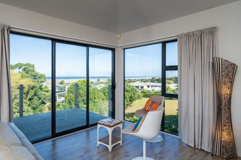 Photo of property in 22 Cullen Street, Mangawhai Heads, Mangawhai, 0505