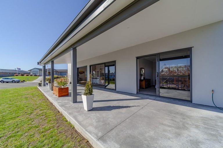 Photo of property in 10 Apatu Place, Waipukurau, 4200
