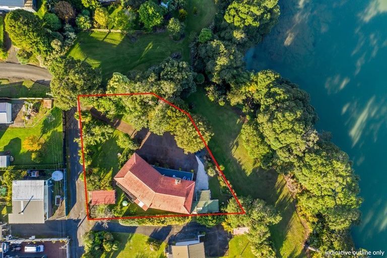 Photo of property in 1 Cliff Lane, Glenbrook, Waiuku, 2681