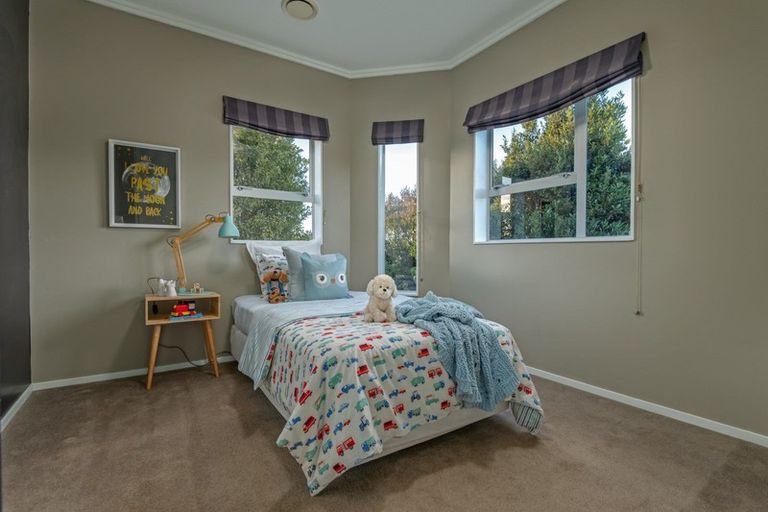 Photo of property in 53-55 Oram Drive, Turitea, Palmerston North, 4472