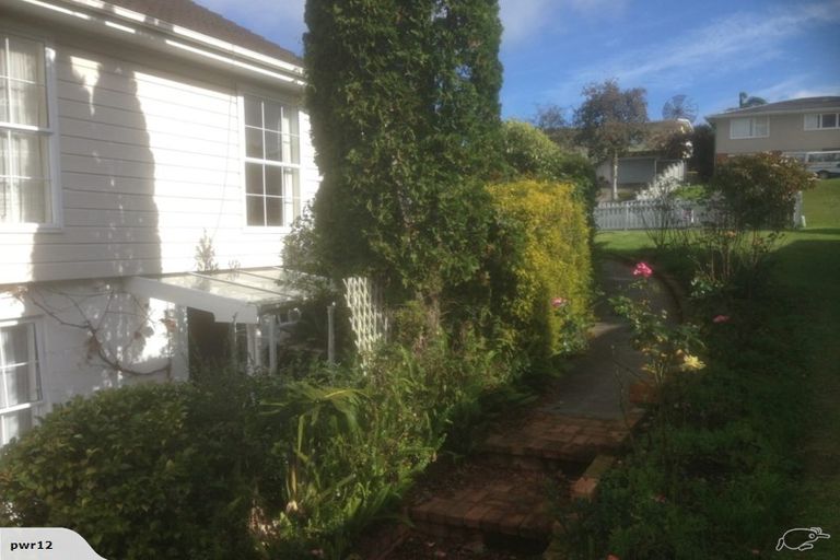 Photo of property in 14 Alton Terrace, Pakuranga Heights, Auckland, 2010