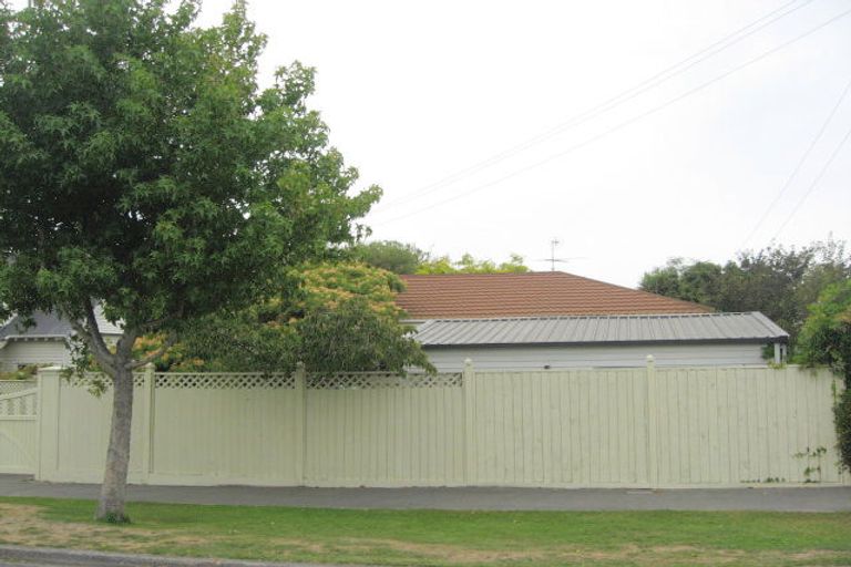 Photo of property in 102 Tomes Road, St Albans, Christchurch, 8052