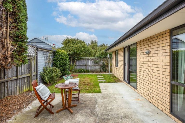 Photo of property in 2/112 Edward Avenue, Edgeware, Christchurch, 8013