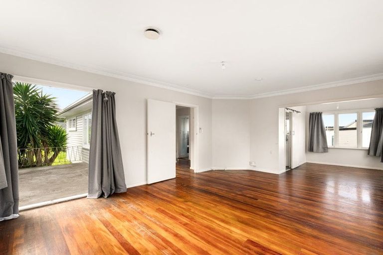 Photo of property in 31 Prangley Avenue, Mangere, Auckland, 2022