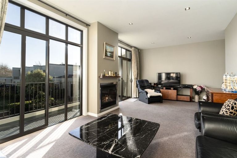 Photo of property in 10 Country Club Terrace, Northwood, Christchurch, 8051