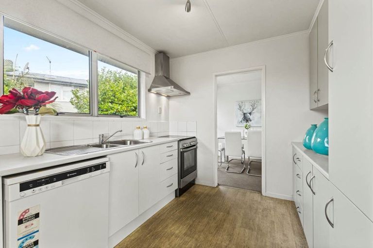 Photo of property in 60a Swaffield Road, Papatoetoe, Auckland, 2025