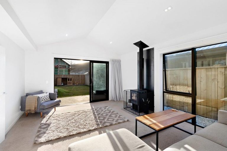 Photo of property in 8 Bale Road, Jacks Point, 9371