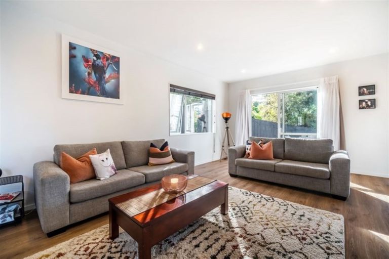 Photo of property in 13a Ensign Place, Hillcrest, Auckland, 0627