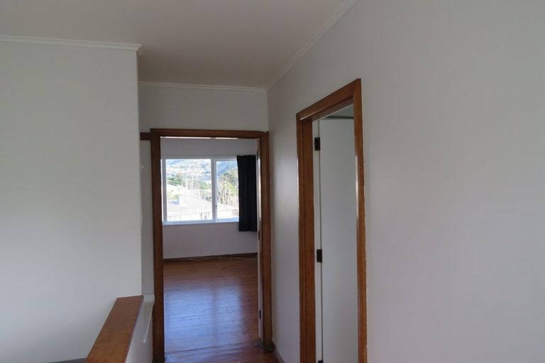 Photo of property in 34 Roberts Street, Tawa, Wellington, 5028