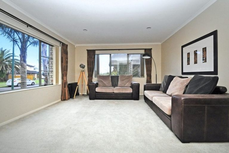 Photo of property in 43 Blackwood Drive, Wattle Downs, Auckland, 2103