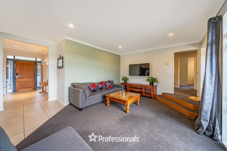 Photo of property in 8 Tuhua Lane, Brown Owl, Upper Hutt, 5018