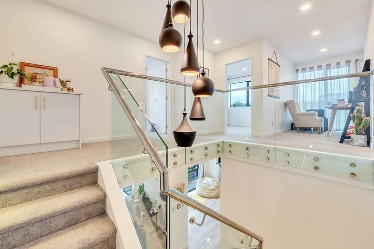 Photo of property in 14 Sauterne Road, Kumeu, 0810