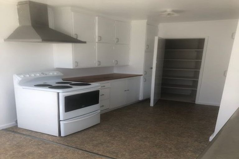 Photo of property in 9 Kotuku Street, Te Atatu Peninsula, Auckland, 0610