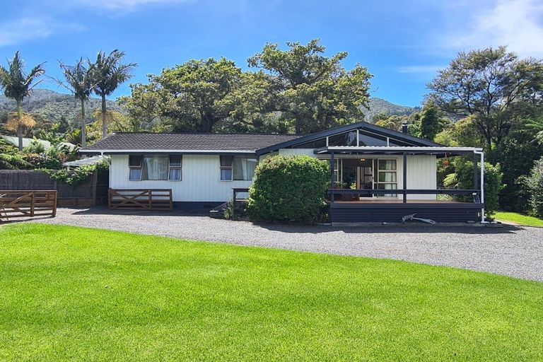 Photo of property in 30 Driving Creek Road, Coromandel, 3506