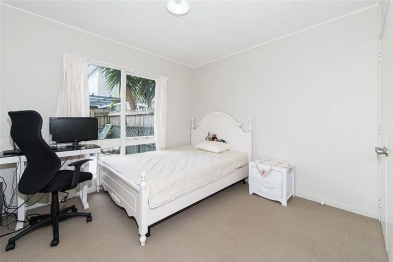 Photo of property in 1/322 Bucklands Beach Road, Bucklands Beach, Auckland, 2012