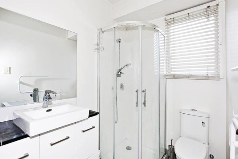 Photo of property in 27 Fairdale Avenue, Red Hill, Papakura, 2110