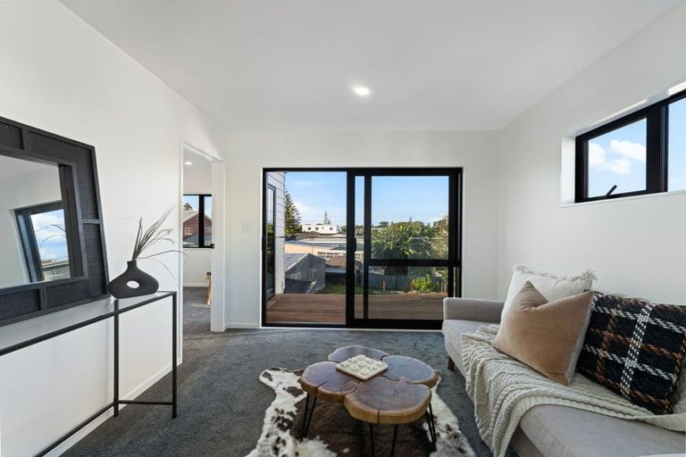 Photo of property in 35c Royton Avenue, Mangere East, Auckland, 2024