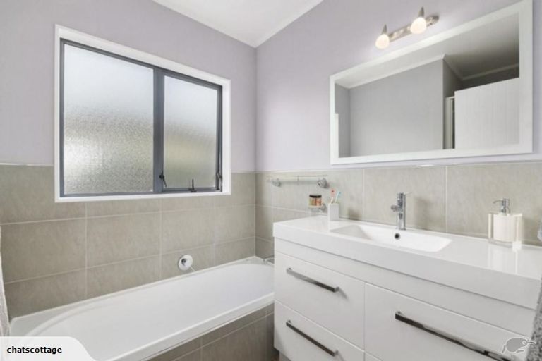 Photo of property in 71 Rhodes Drive, Kelvin Grove, Palmerston North, 4414