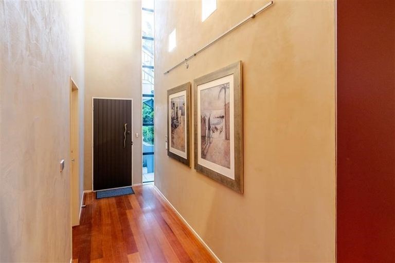Photo of property in 11 Waimana Avenue, Northcote Point, Auckland, 0627