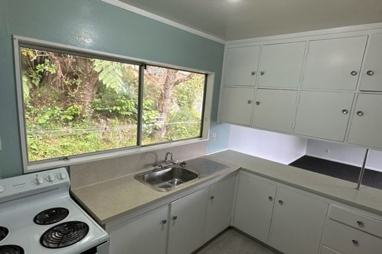 Photo of property in 10 Monmouth Way, Wilton, Wellington, 6012