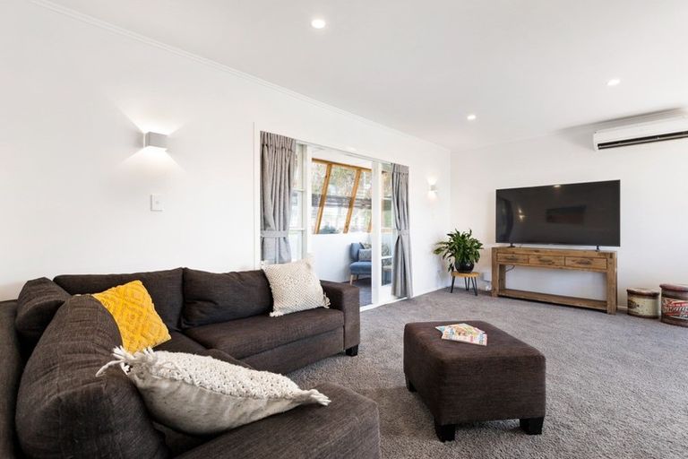 Photo of property in 1/19 Tramway Road, Beach Haven, Auckland, 0626