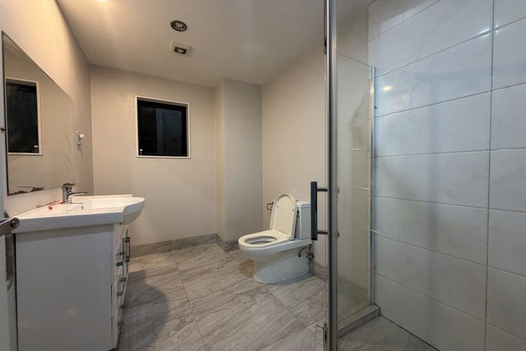 Photo of property in 43 Redoubt Road, Goodwood Heights, Auckland, 2105