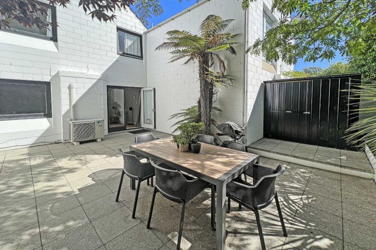 Photo of property in 130 Rossall Street, Merivale, Christchurch, 8014