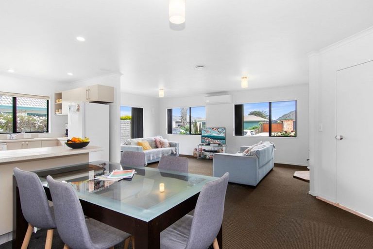 Photo of property in 110 Evans Road, Papamoa Beach, Papamoa, 3118