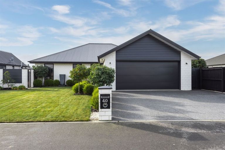 Photo of property in 40 Luxembourg Crescent, Halswell, Christchurch, 8025