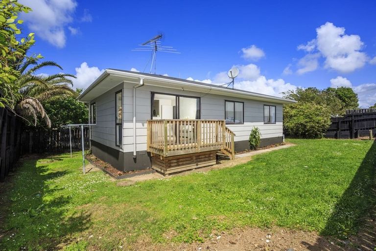 Photo of property in 2/106 Shifnal Drive, Randwick Park, Auckland, 2105
