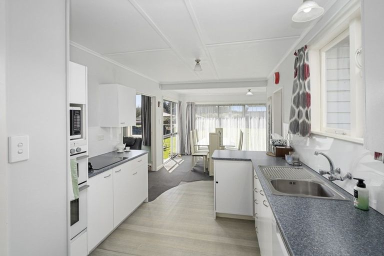 Photo of property in 7 Milne Street, Sanson, 4817