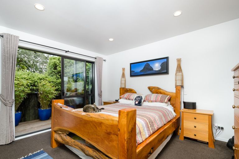 Photo of property in 24 Edgerton Road, Te Atatu Peninsula, Auckland, 0610