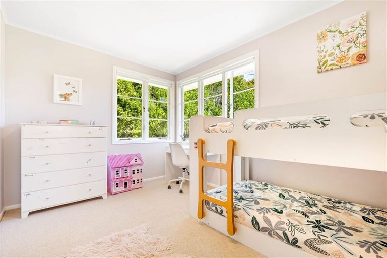 Photo of property in 1/10 Neil Avenue, Te Atatu Peninsula, Auckland, 0610